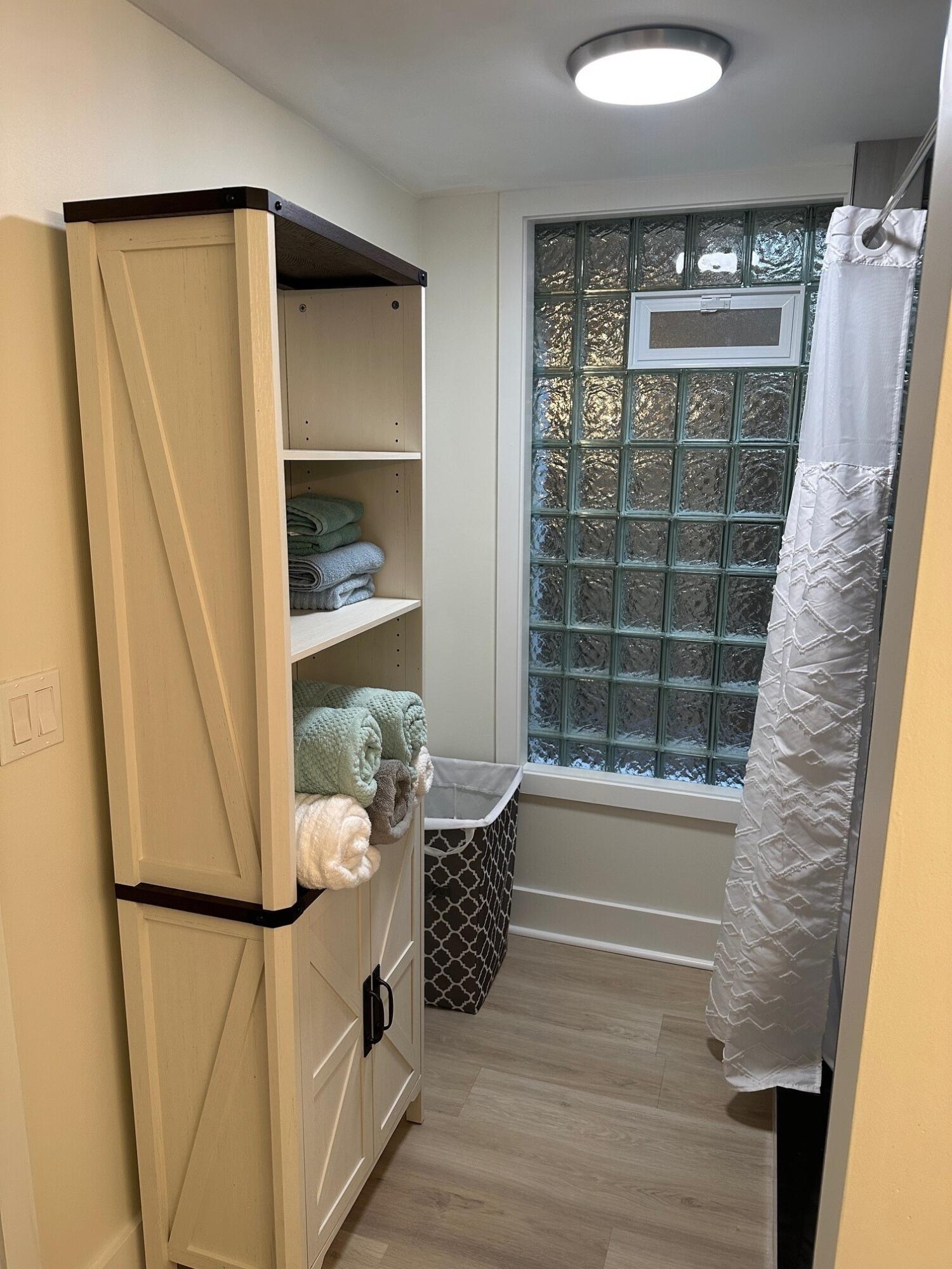 1605 Us-1, Unit 12B Jupiter, FL 33477 - Photo 13 of 28 Newly Renovated Bathroom