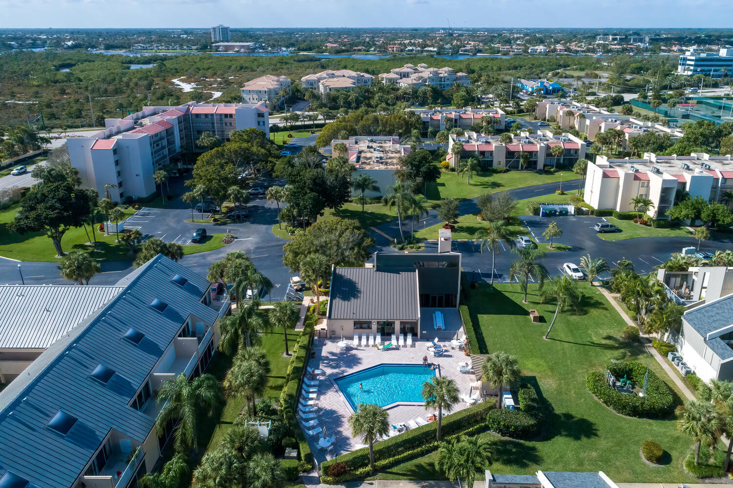 1605 Us-1, Unit 12B Jupiter, FL 33477 - Photo 16 of 28 AMMENITIES