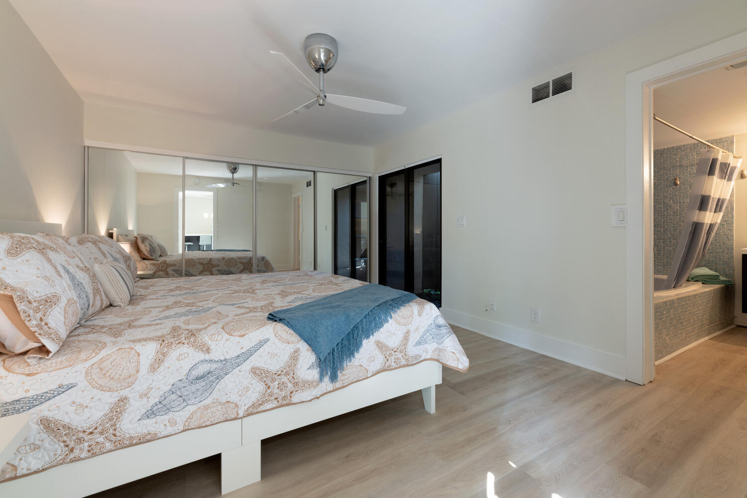 1605 Us-1, Unit 12B Jupiter, FL 33477 - Photo 8 of 28 Main Bedroom