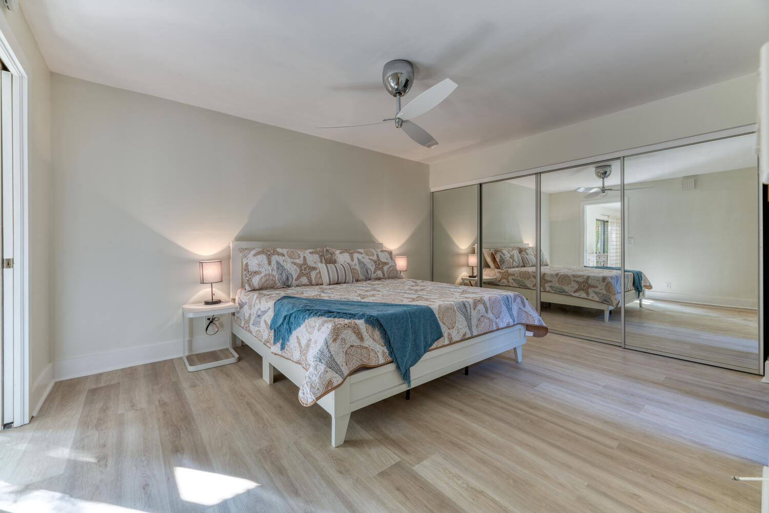 1605 Us-1, Unit 12B Jupiter, FL 33477 - Photo 9 of 28 Main Bedroom