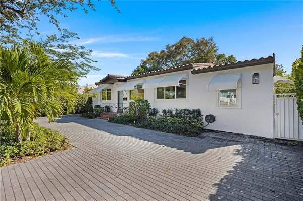 $950,000 | 6476 Southwest 10th Terrace, West Miami, FL 33144