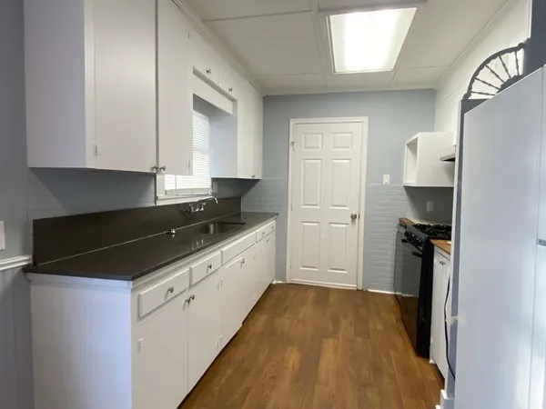 $1,150 | 204 East Houston Street, Unit A, Highlands, TX 77562