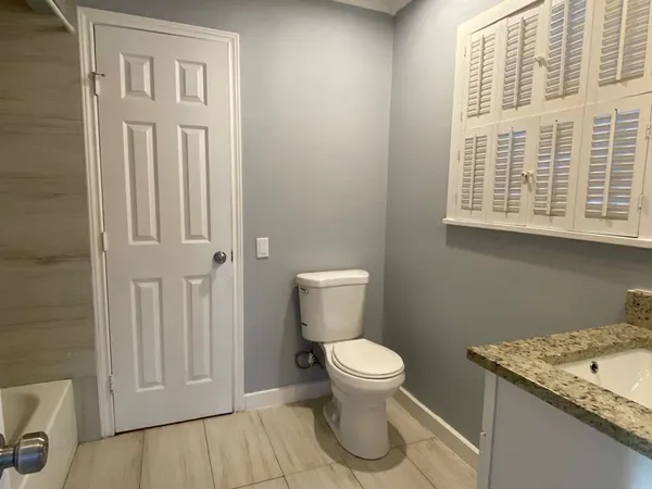 $1,150 | 204 East Houston Street, Unit A, Highlands, TX 77562