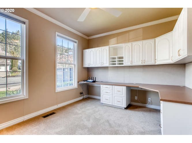 5688 Ridgetop Court Lake Oswego, OR 97035 - Photo 12 of 32 Gallery Image 12
