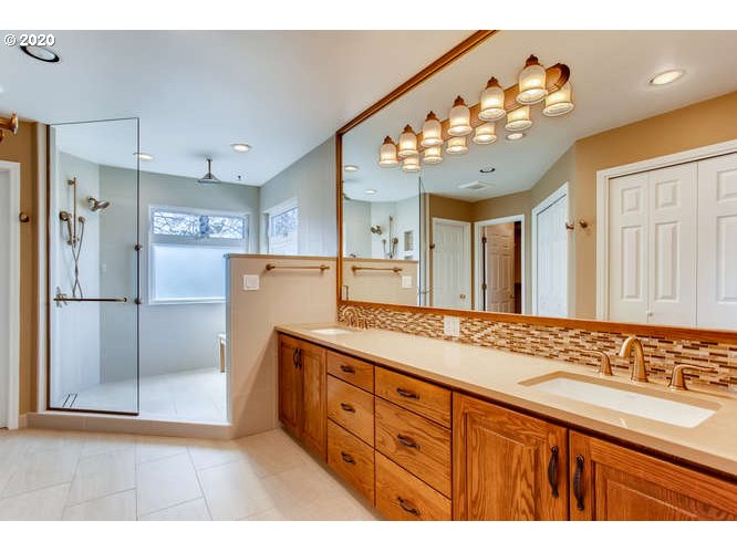 5688 Ridgetop Court Lake Oswego, OR 97035 - Photo 15 of 32 Gallery Image 15