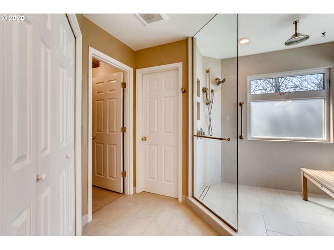 5688 Ridgetop Court Lake Oswego, OR 97035 - Photo 16 of 32 Gallery Image 16