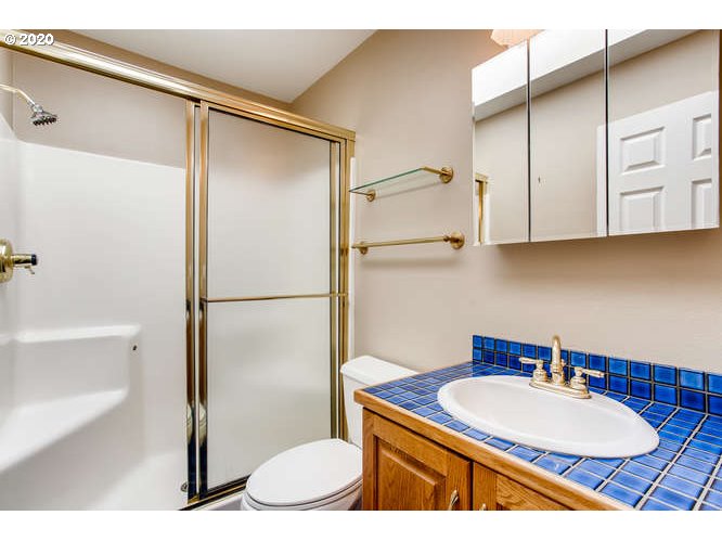 5688 Ridgetop Court Lake Oswego, OR 97035 - Photo 20 of 32 Gallery Image 20