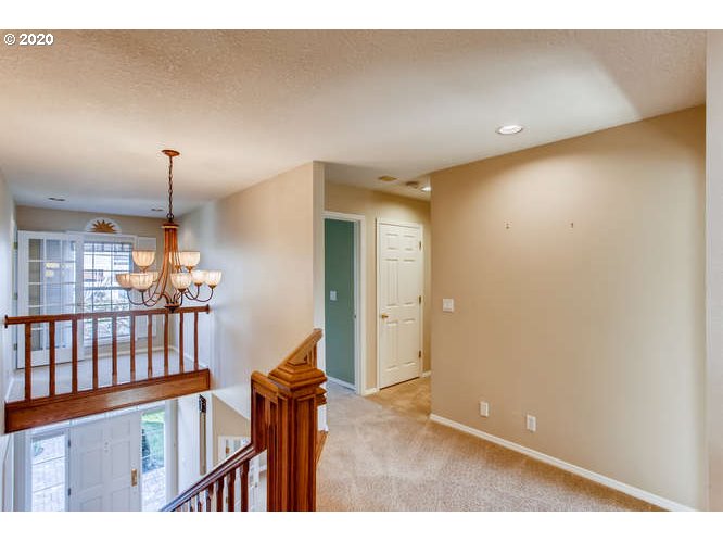 5688 Ridgetop Court Lake Oswego, OR 97035 - Photo 21 of 32 Gallery Image 21