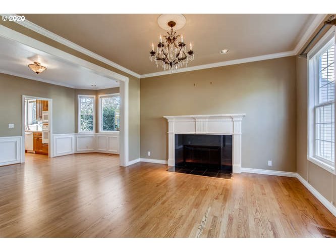 5688 Ridgetop Court Lake Oswego, OR 97035 - Photo 4 of 32 Gallery Image 4
