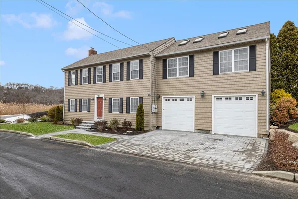 $999,000 | 125 Montauk Road, Narragansett, RI 02882