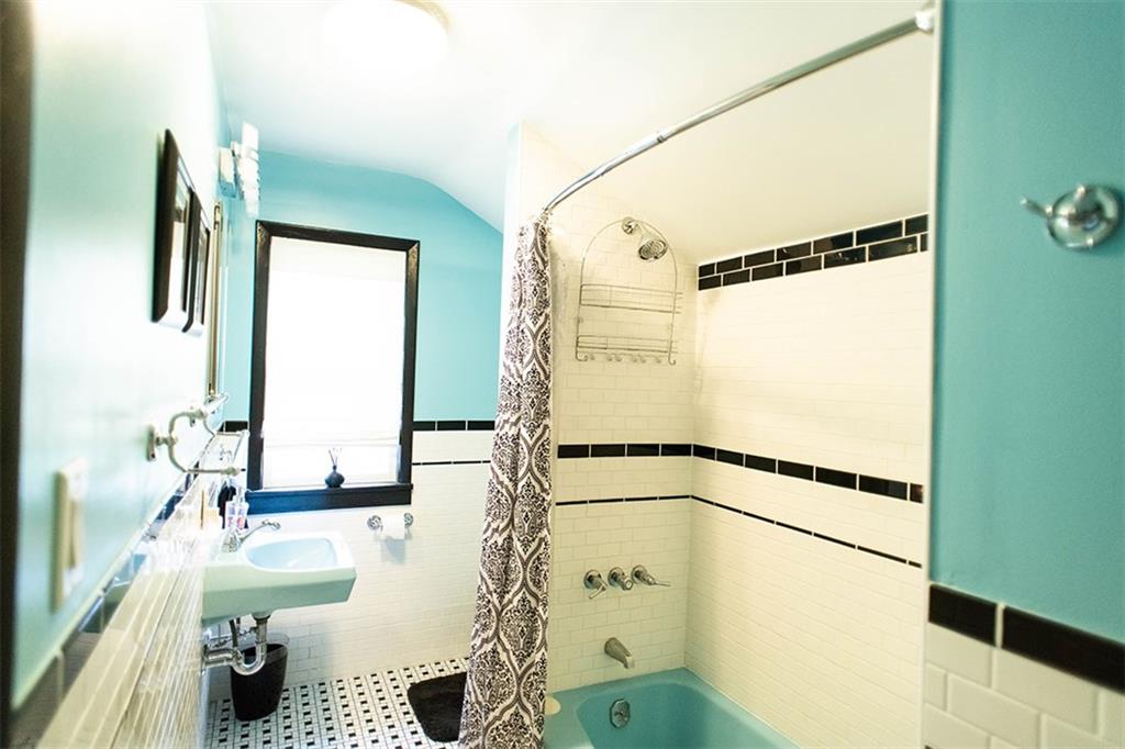 575 Clark Street Indiana, PA 15701 - Photo 17 of 25 Bathroom