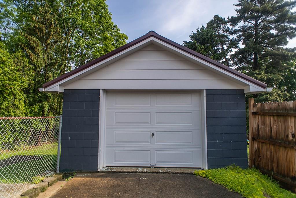 575 Clark Street Indiana, PA 15701 - Photo 22 of 25 Garage