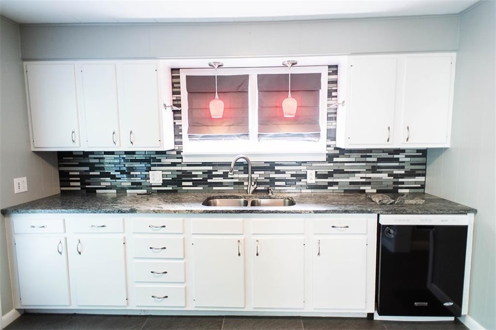 575 Clark Street Indiana, PA 15701 - Photo 6 of 25 Kitchen
