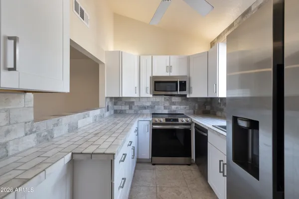 $2,950 | 2931 East Rose Lane, Phoenix, AZ 85016