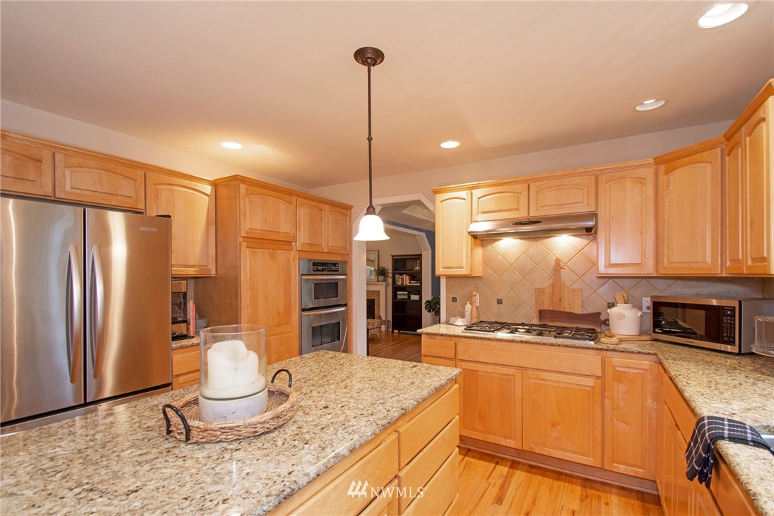 13321 Wallace Road Southeast Olalla, WA 98359 - Photo 14 of 40 Gallery Image 14
