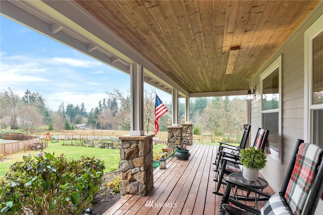 13321 Wallace Road Southeast Olalla, WA 98359 - Photo 4 of 40 Gallery Image 4