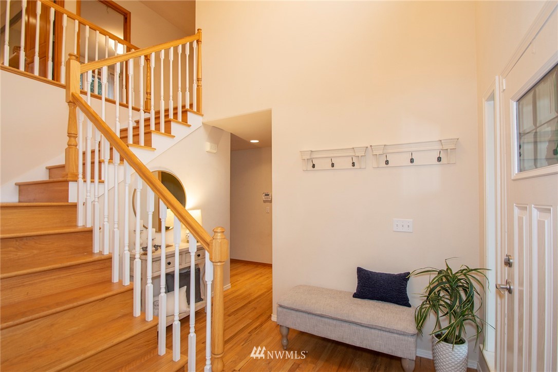 13321 Wallace Road Southeast Olalla, WA 98359 - Photo 5 of 40 Gallery Image 5