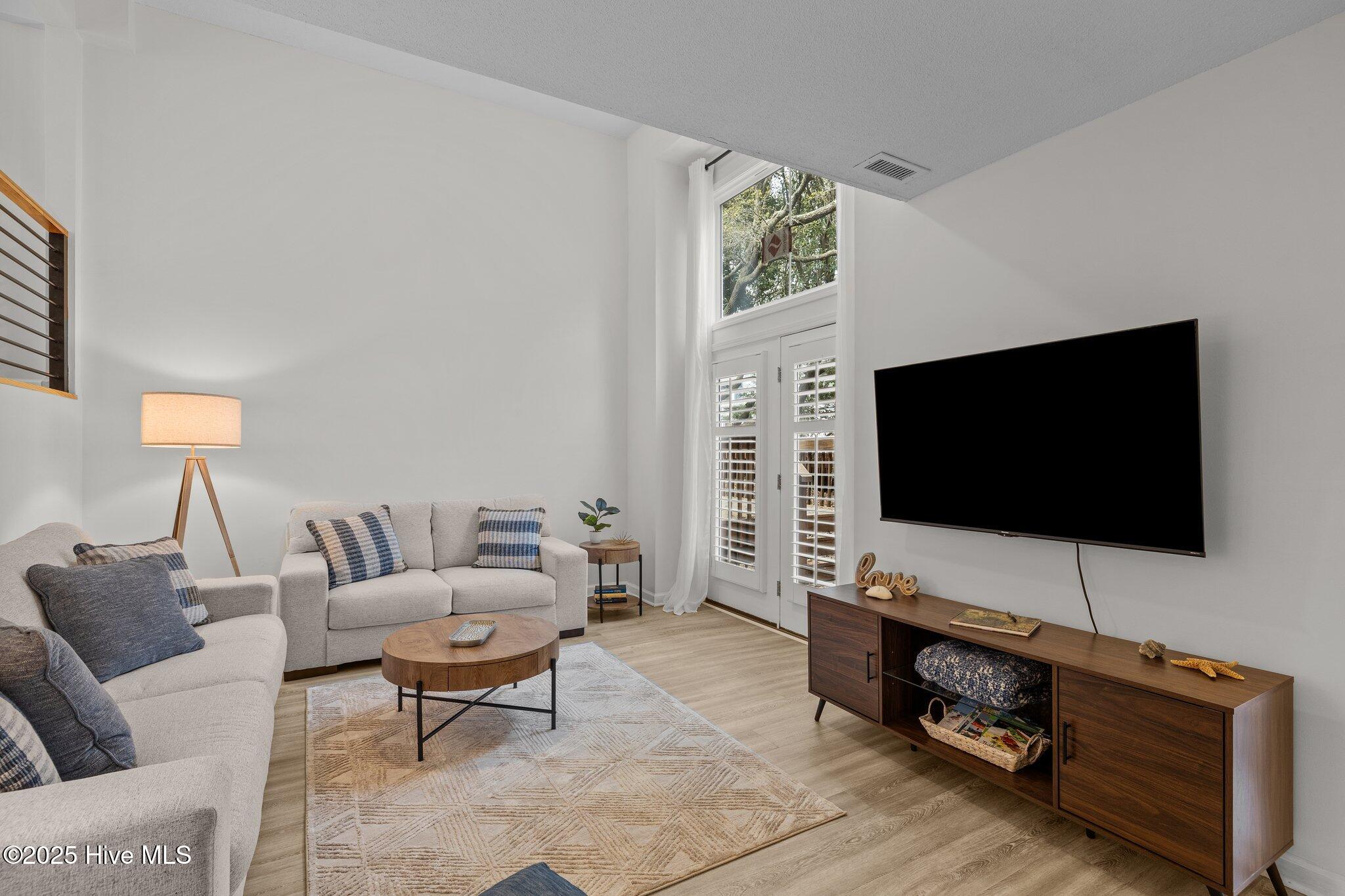 651 Salter Path Road, Unit 20B Pine Knoll Shores, NC 28512 - Photo 4 of 41 Living Area