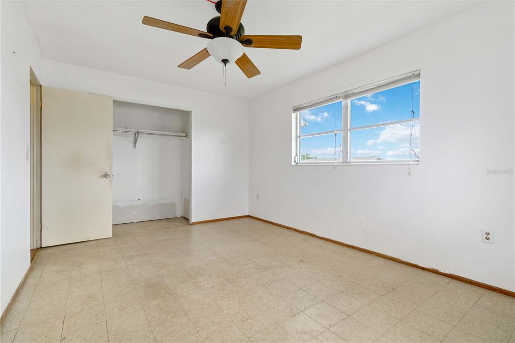 417 Glen Oak Road Venice, FL 34293 - Photo 9 of 28 Primary Bedroom