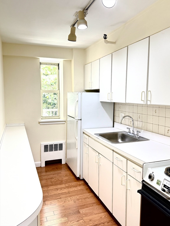 145 Pinckney Street, Unit 335 Boston, MA 02114 - Photo 14 of 16