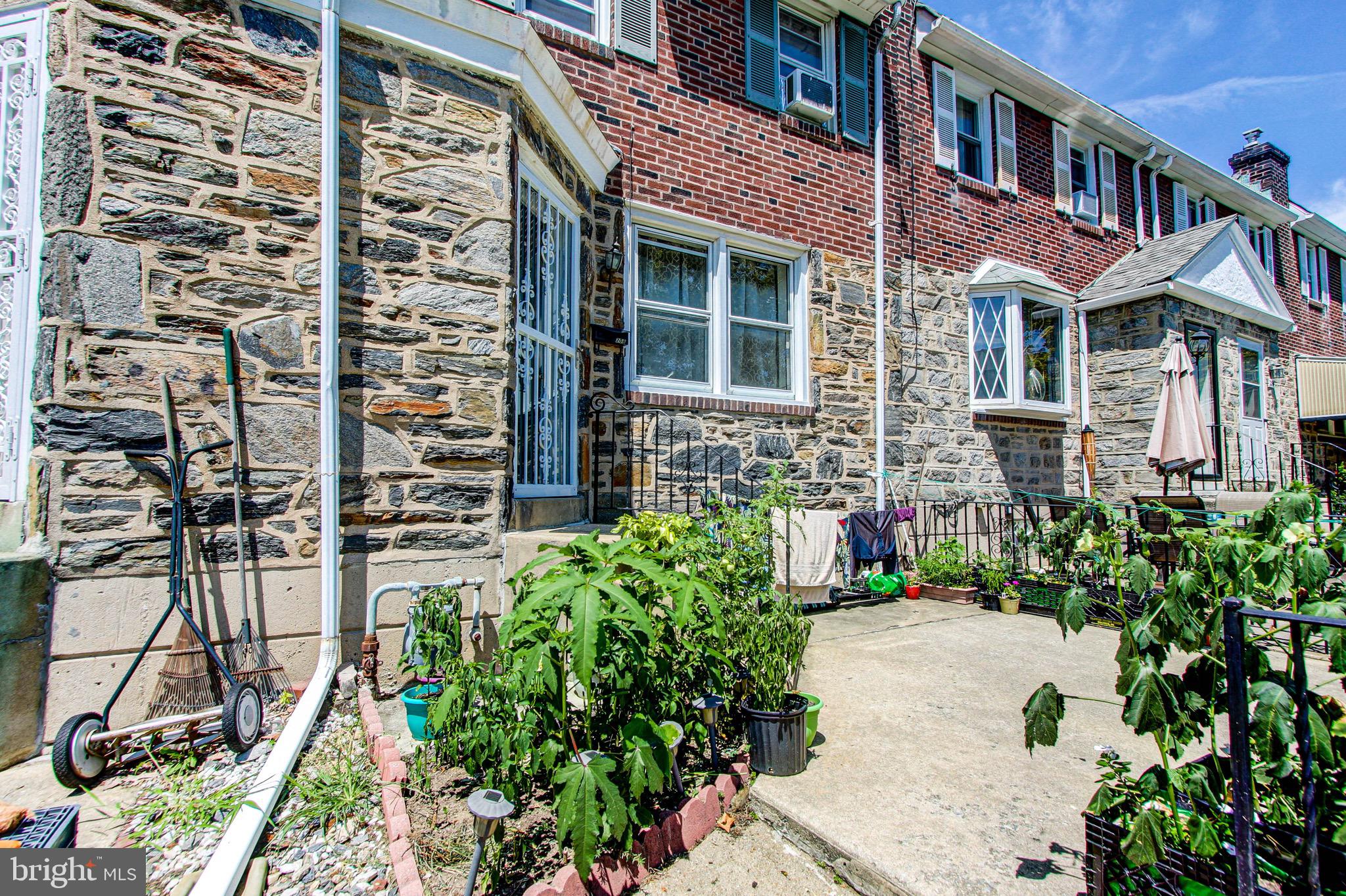 208 Richfield Road Upper Darby, PA 19082 - Photo 4 of 29