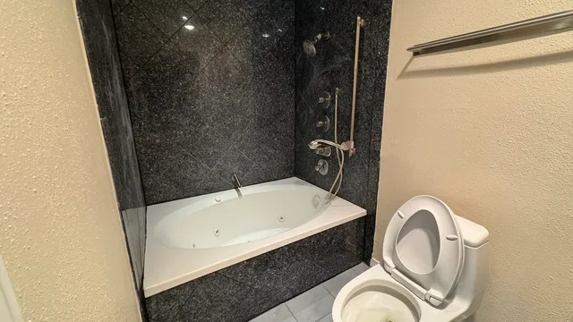 $1,895 | 6452 Olympia Drive, Houston, TX 77057