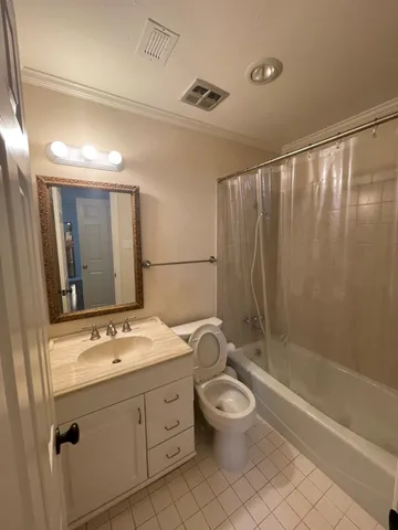 $1,895 | 6452 Olympia Drive, Houston, TX 77057