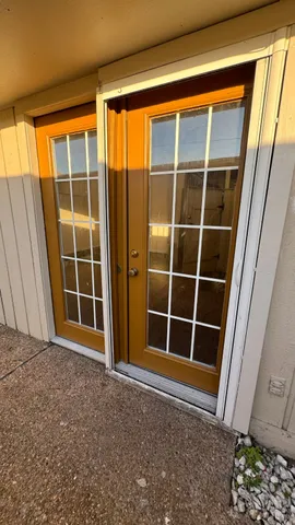 $1,895 | 6452 Olympia Drive, Houston, TX 77057