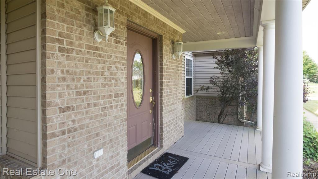 2631 Clivedon Road Howell, MI 48843 - Photo 5 of 32