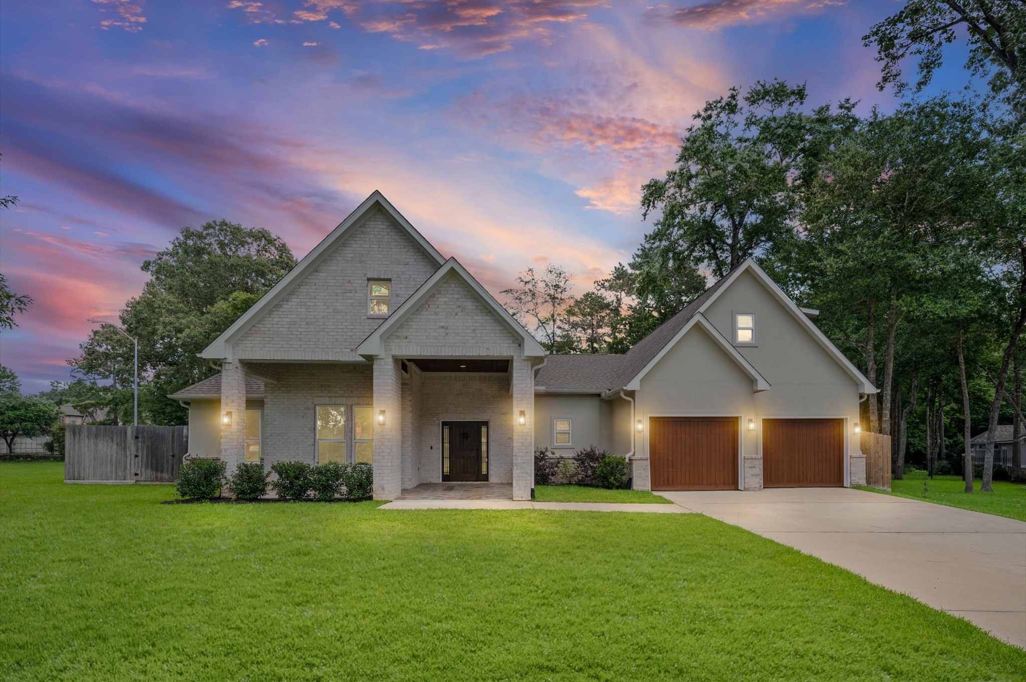 7 Pilot Point Conroe, TX 77304 - Photo 1 of 42