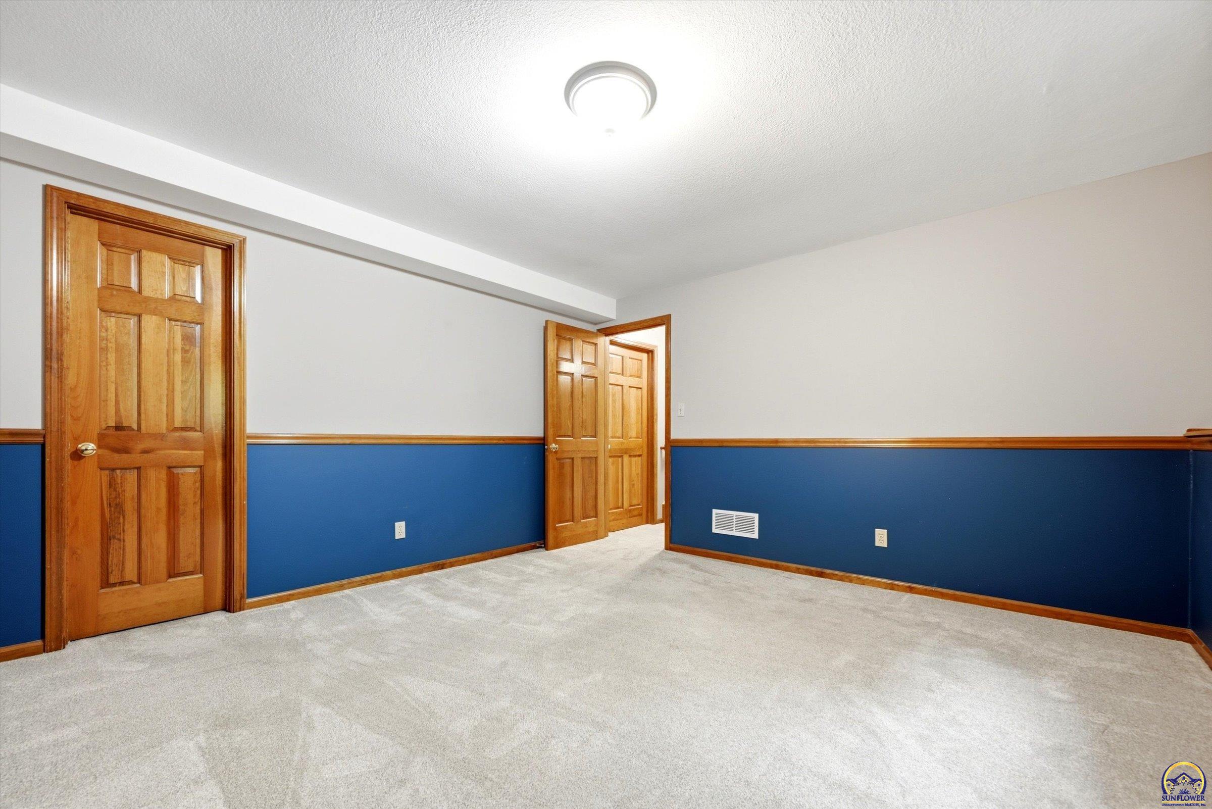 3240 Southwest Mowbray Road Topeka, KS 66614 - Photo 35 of 46