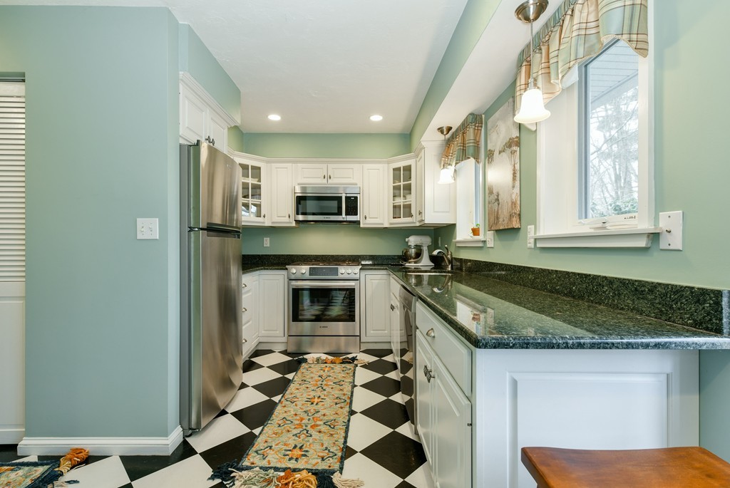 6 Farmer Road, Unit 6 Milton, MA 02186 - Photo 8 of 15 Gallery Image 8