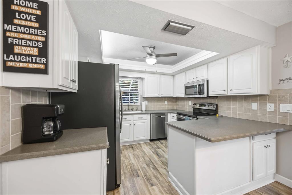 251 Plantation Road Venice, FL 34293 - Photo 13 of 66
