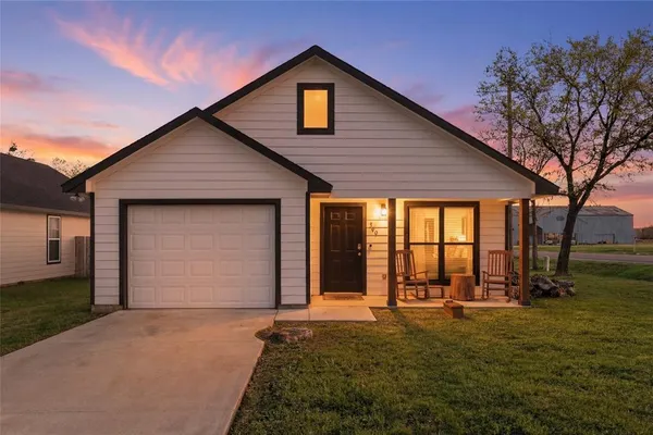 $240,000 | 300 West Main Street, Itasca, TX 76055