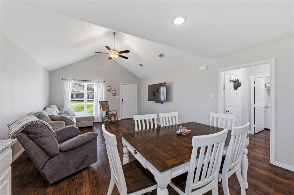 300 West Main Street Itasca, TX 76055 - Photo 20 of 31 a dining room with furniture and window