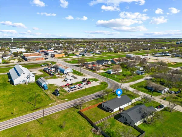 $240,000 | 300 West Main Street, Itasca, TX 76055