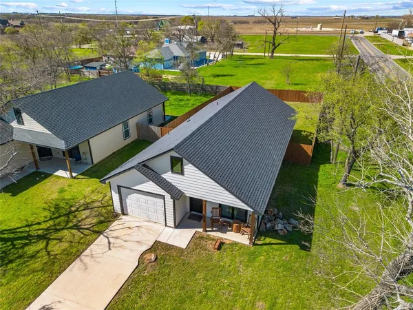 $240,000 | 300 West Main Street, Itasca, TX 76055