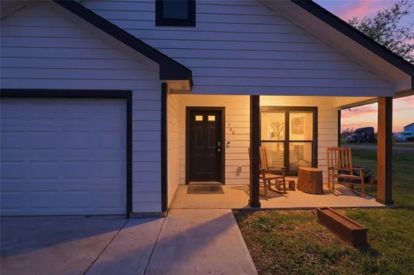 $240,000 | 300 West Main Street, Itasca, TX 76055