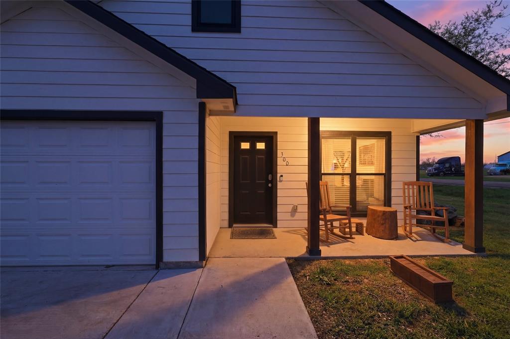 300 West Main Street Itasca, TX 76055 - Photo 30 of 31 a view of front door of house