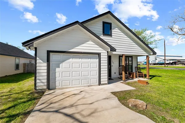 $240,000 | 300 West Main Street, Itasca, TX 76055