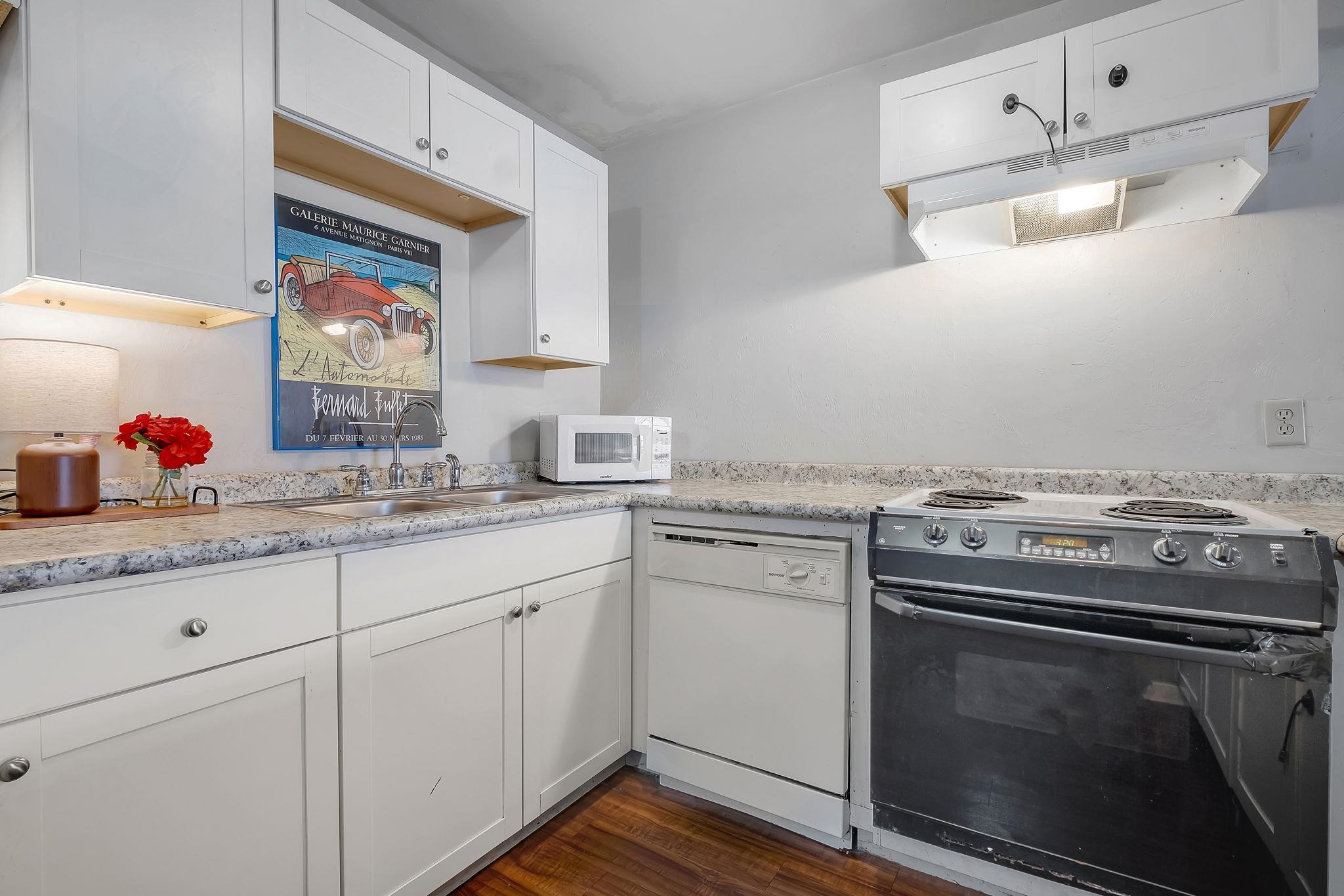 1808 Jackson Bluff Road, Unit E Tallahassee, FL 32304 - Photo 32 of 35