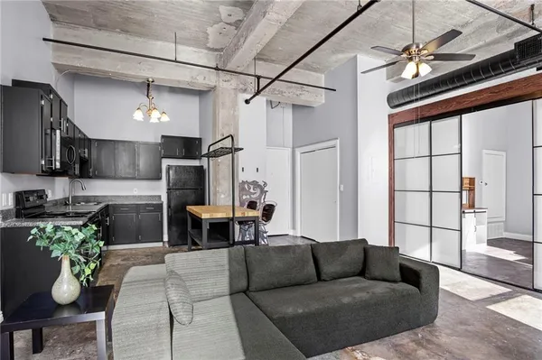 $211,000 | 113 West 5th Street, Unit 208, Kansas City, MO 64105