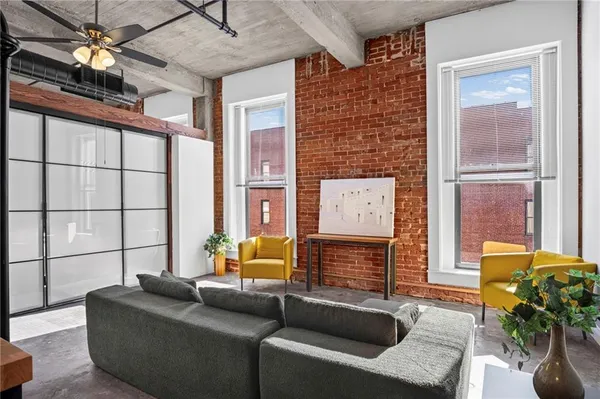 $211,000 | 113 West 5th Street, Unit 208, Kansas City, MO 64105