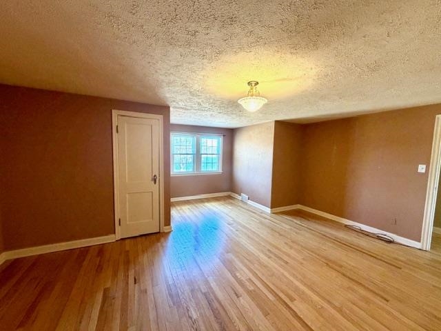 3009 Riverside Avenue Marinette, WI 54143 - Photo 17 of 28