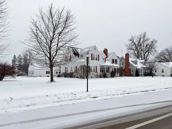 $424,900 | 3009 Riverside Avenue, Marinette, WI 54143