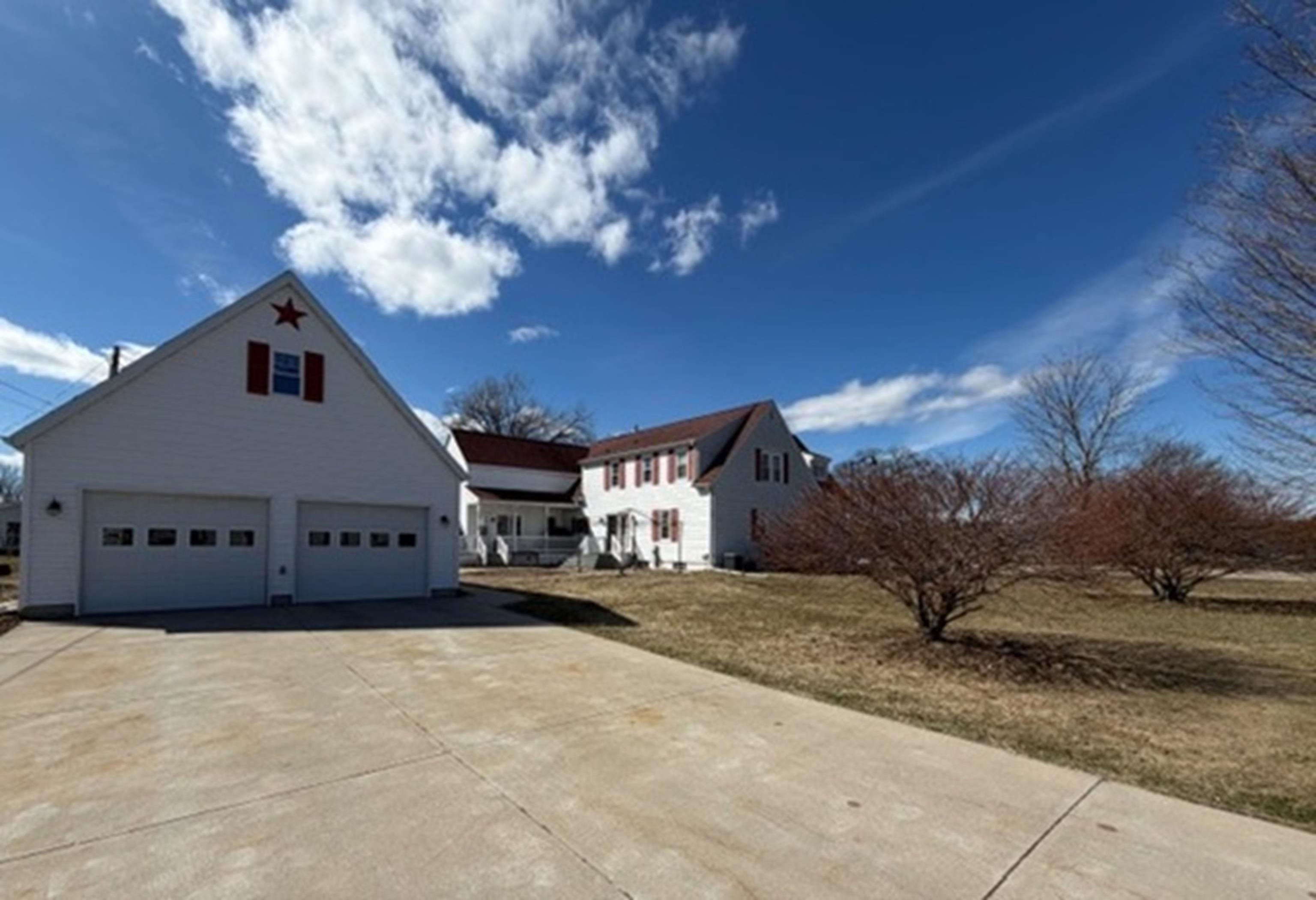 3009 Riverside Avenue Marinette, WI 54143 - Photo 6 of 26