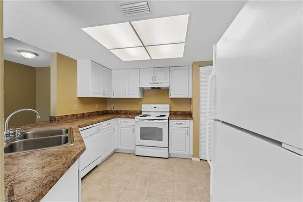 $190,000 | 3170 Seasons Way, Unit 807, Estero, FL 33928