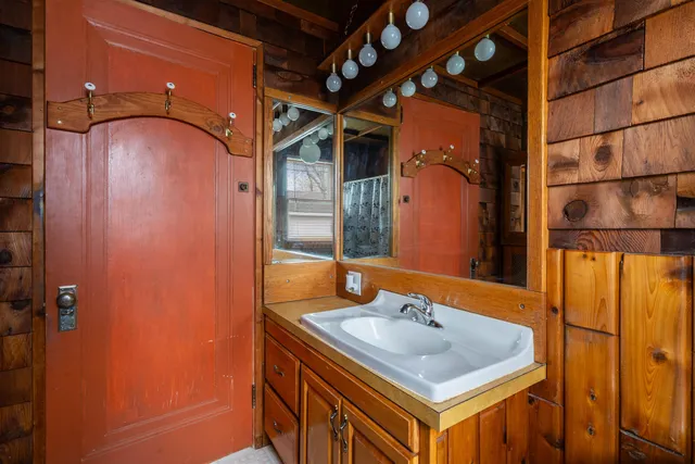 $274,900 | 405 4th Street, Cloquet, MN 55720