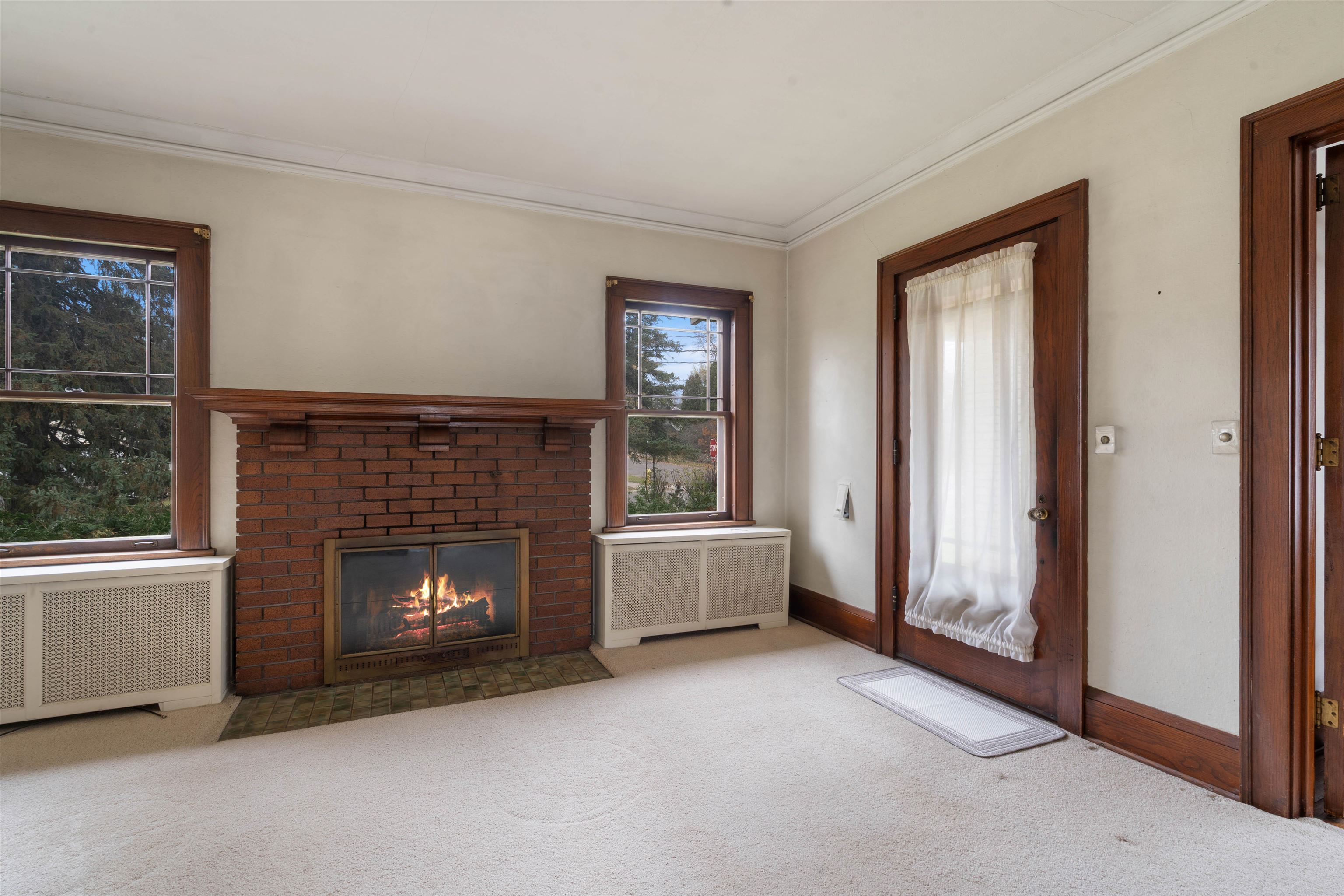 405 4th Street Cloquet, MN 55720 - Photo 6 of 30 Living Room