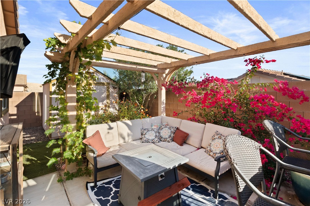 2079 Port Royal Drive Laughlin, NV 89029 - Photo 50 of 86 Fenced backyard featuring outdoor lounge area and a patio